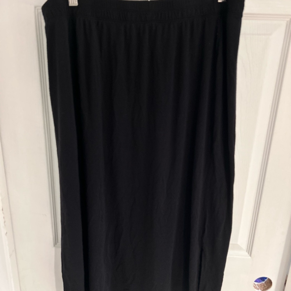 Amazon Essentials Black Midi Skirt